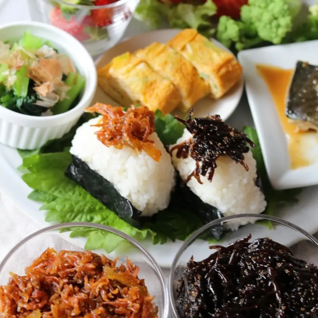 おにぎりには、やっぱり“ごはんのおとも”をたっぷり詰めたくな...